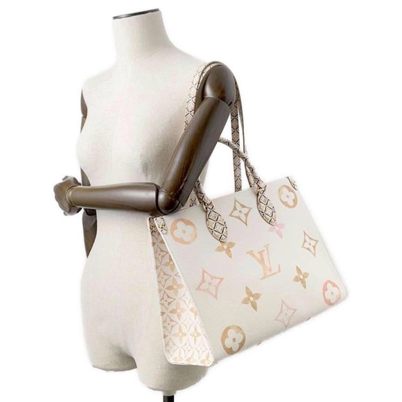 Louis Vuitton White and Gold Monogram Tote Bag - Picture 4 of 14